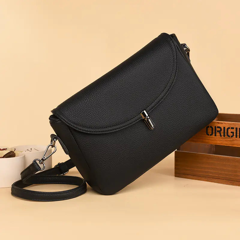 Chic Sophisticate: Retro-Inspired Leather Crossbody Bag