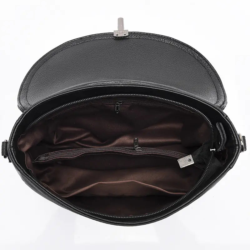 Chic Sophisticate: Retro-Inspired Leather Crossbody Bag